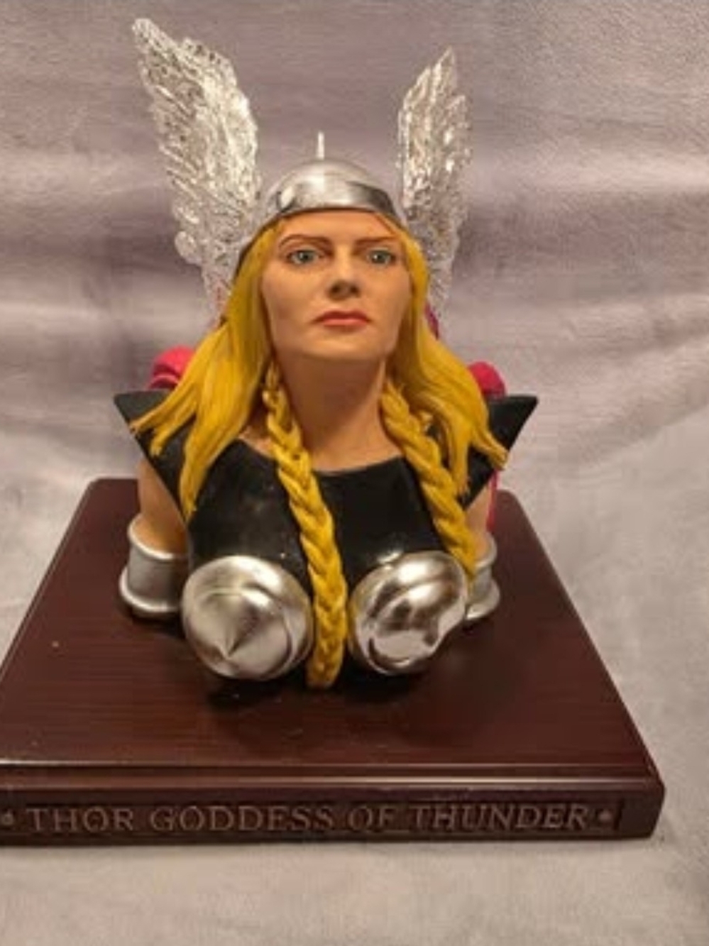 Earth X Thor Goddess of Thunder LIMITED EDITION RESIN BUST